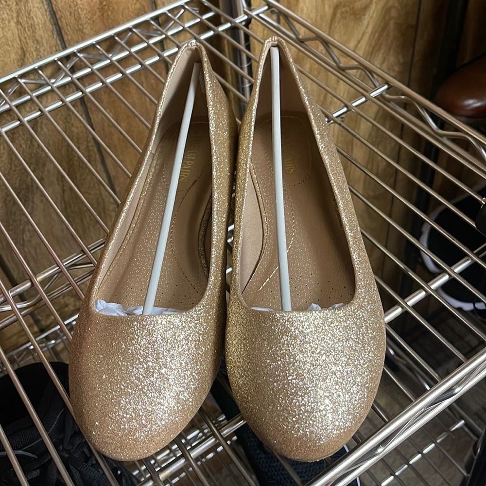 Dream pair flats size 11, brand new
